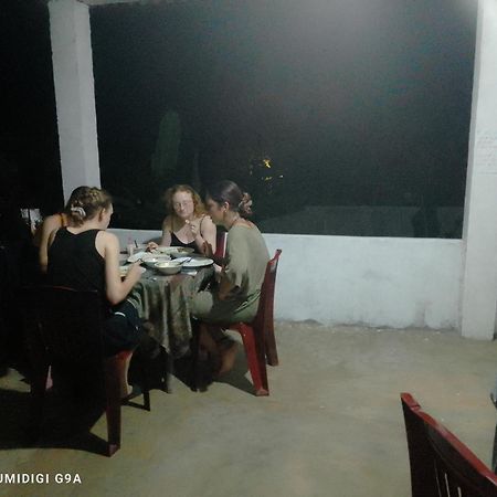 Rithu Homestay 锡吉里亚 外观 照片